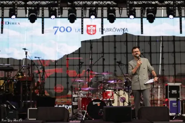 Festiwal Dwóch Jezior w Dąbrównie rozpoczęty. Nowy amfiteatr gościł pierwszy koncert