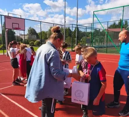 Sportowe weekendy w Małdytach: zdrowie, ruch i dobra energia na Orliku
