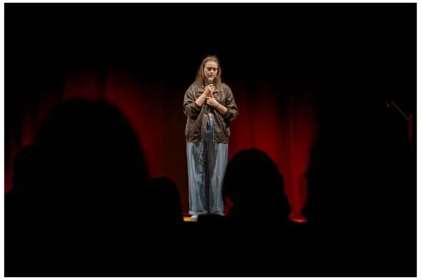 Stand-up w Miłakowie: Sylwia Wiszowata rozśmieszyła publiczność