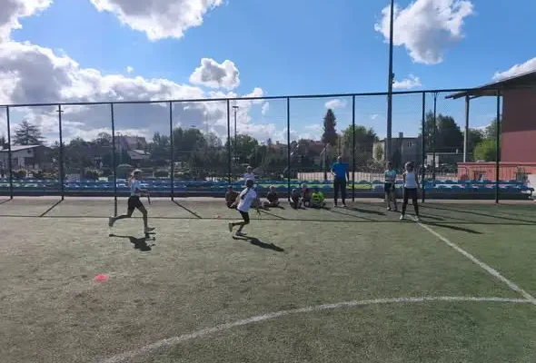 Sportowe weekendy w Małdytach: zdrowie, ruch i dobra energia na Orliku