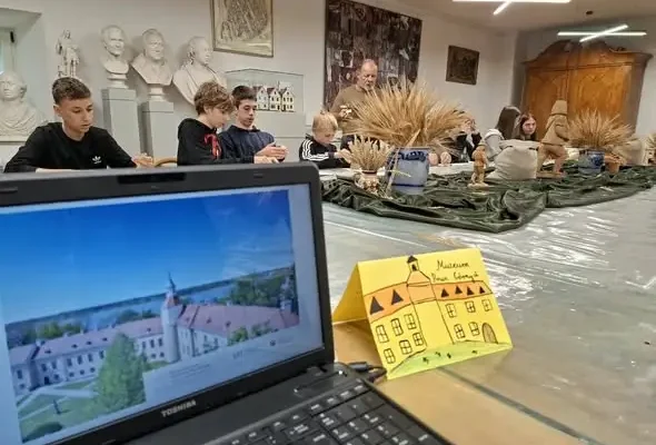 Morąscy uczniowie na warsztatach o dziedzictwie pruskich rezydencji