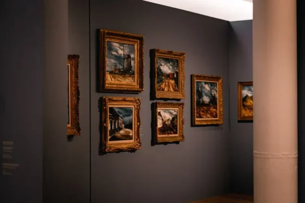 Sławomir Urbaszek – pedagog z Łukty – debiutuje jako malarz w Morągu