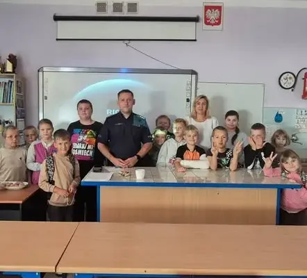 Milakowo: Policjant uczył uczniów, jak unikać przemocy rówieśniczej