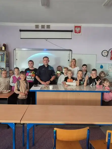 Milakowo: Policjant uczył uczniów, jak unikać przemocy rówieśniczej