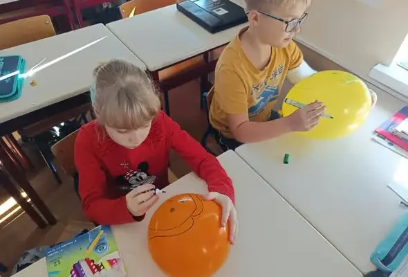Tydzień przeciwdziałania przemocy rówieśniczej w klasie III a – jak dzieci uczyły się radzić sobie ze złością