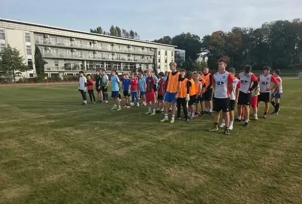 SP1 Ostróda wygrywa miejski turniej piłki nożnej i awansuje do powiatu