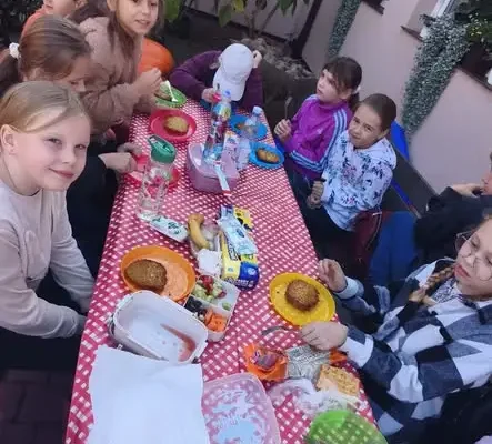 Jesienne wykopki w gospodarstwie ekologicznym przedszkola „Pod Jelonkiem”