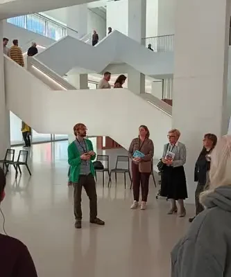 Mieszkańcy Ostródy odkrywali sztukę współczesną w Warszawie