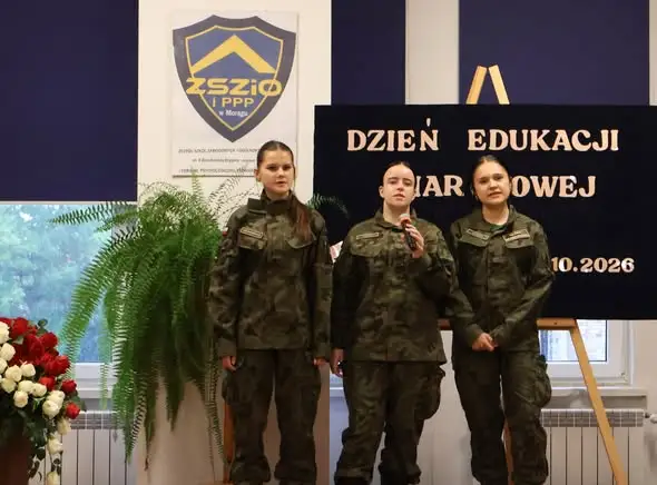Dzień Edukacji Narodowej w ZSZiOM Ostróda – podziękowania i stypendia Starosty