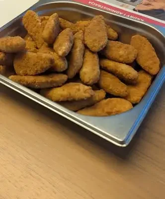 Uczniowie z Ostródy z wizytą w fabryce nuggetsów i hamburgerów