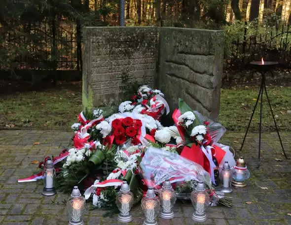 Zawady Małe: hołd dla 120 ofiar zamordowanych przez Niemców