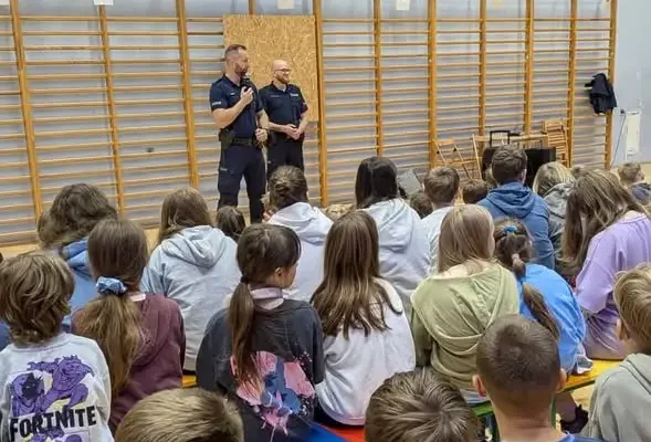Policja w Ostródzie uczyła uczniów o hejcie i jego skutkach