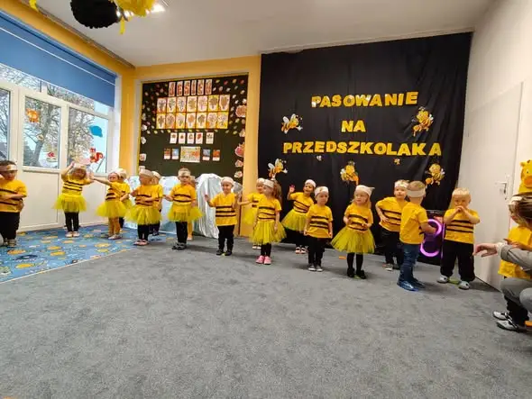 Pasowanie na Przedszkolaka w grupie „Pszczółki” – wyjątkowy dzień pełen emocji